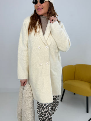 Stylischer Fellmantel für Damen in Creme mit Reverskragen, Knöpfen, Taschen & weicher Haptik - Levelone GmbH & Co. KG