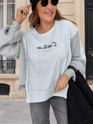Sweater in Grau mit Print und Strickeinsatz an Ärmeln & seitlich vorne für Damen - Levelone GmbH & Co. KG