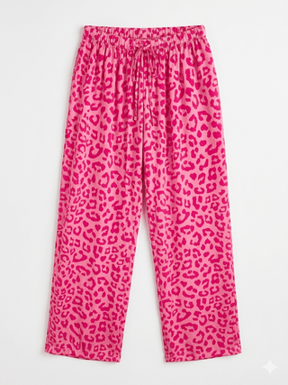 Leo Sommerhose in Pink mit seitlichen Eingrifftaschen.
