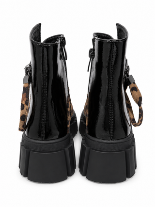 Boots in Leo-Schwarz - Levelone GmbH & Co. KG