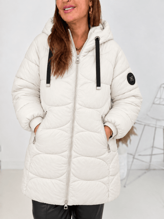Steppmantel mit Kapuze in Creme, moderne großflächige Steppung. Sehr warm Wattiert. Größe: S-XXl  - Levelone GmbH & Co. KG