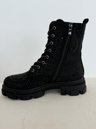 Boots in Schwarz mit Schwarzen Ziersteinchen - Levelone GmbH & Co. KG