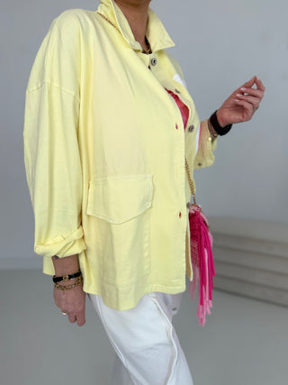 Jeansjacke in Gelb mit Print