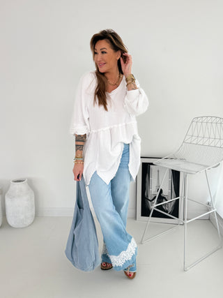 Kleid in Weiss mit Ziernähten vorne und hinten